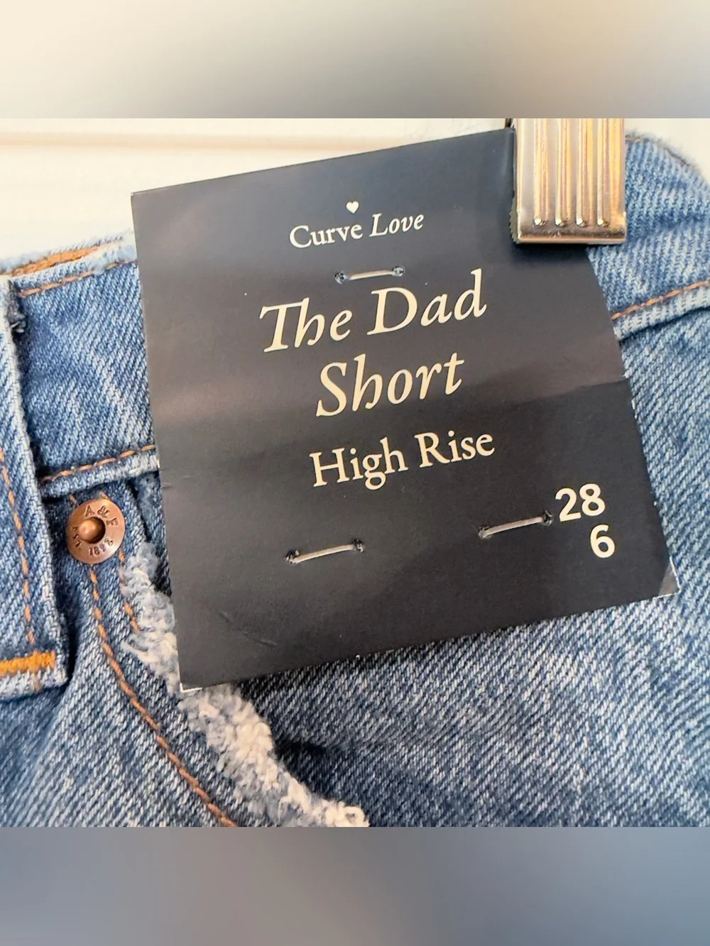 Abercrombie & Fitch The Dad Short High-Rise in Medium Blue